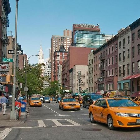 Mid Town East Street Apartments Next To Times Square New York Bagian luar foto