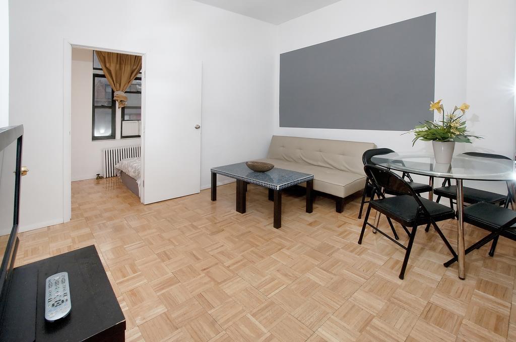 Mid Town East Street Apartments Next To Times Square New York Ruang foto