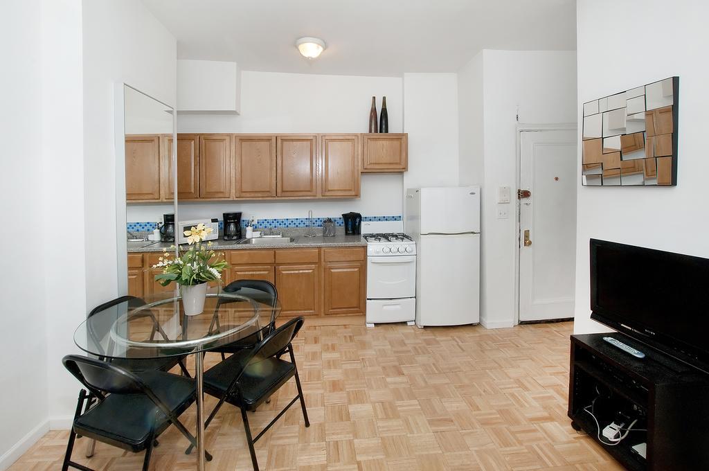 Mid Town East Street Apartments Next To Times Square New York Ruang foto